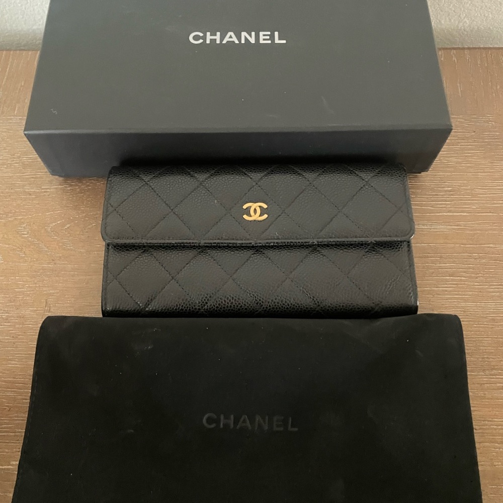 Sold !!! CHANEL Caviar Quilted Large Gusset Flap Wallet Black